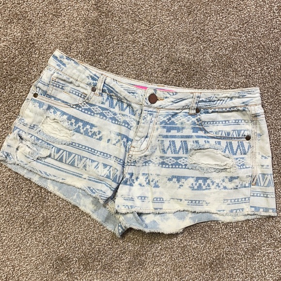 4/$24🦩 Tinseltown Denim Patterned Shorts Size 11 - Picture 1 of 9